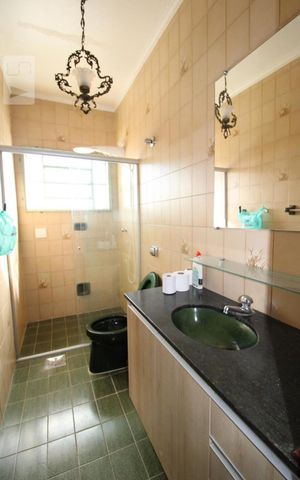 Casa à venda com 181m², 4 quartos e sem vagaBanheiro