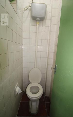 Casa à venda com 181m², 4 quartos e sem vagaBanheiro 3 (térreo)