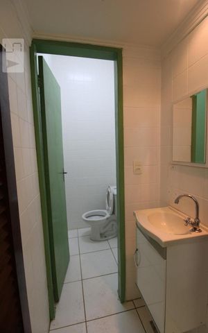 Casa à venda com 181m², 4 quartos e sem vagaBanheiro 1 (térreo)