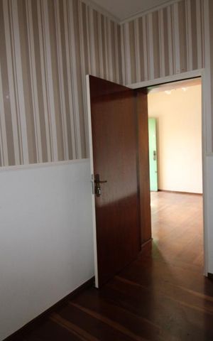 Casa à venda com 181m², 4 quartos e sem vagaQuarto 2 (andar superior)