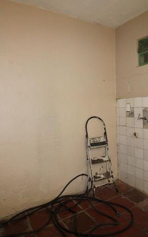 Casa à venda com 181m², 4 quartos e sem vagaÁrea de Serviço (térreo)