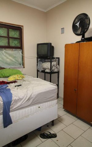 Casa à venda com 181m², 4 quartos e sem vagaQuarto (térreo)