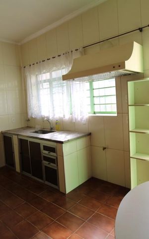 Casa à venda com 181m², 4 quartos e sem vagaCozinha (andar superior)