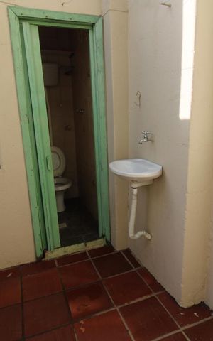 Casa à venda com 181m², 4 quartos e sem vagaBanheiro