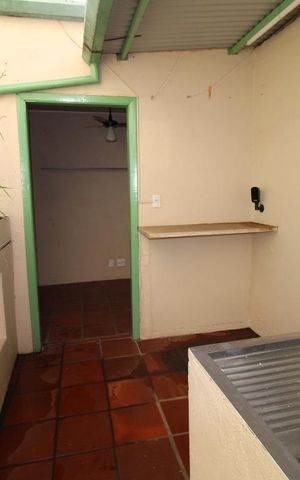 Casa à venda com 181m², 4 quartos e sem vagaÁrea de serviço (andar superior)