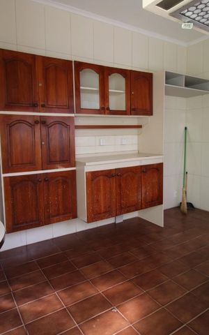 Casa à venda com 181m², 4 quartos e sem vagaCozinha (andar superior)