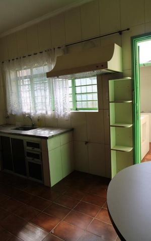 Casa à venda com 181m², 4 quartos e sem vagaCozinha (andar superior)