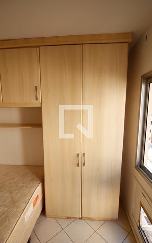 Apartamento à venda com 77m², 2 quartos e 1 vagaQuarto 2 - Armários
