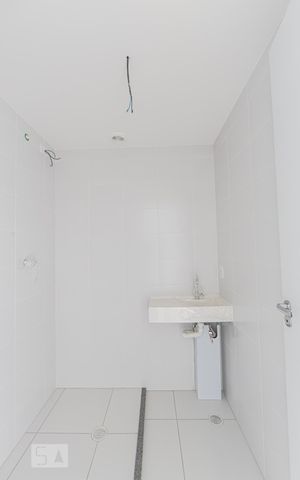 Studio para alugar com 30m², 1 quarto e sem vaga Studio para alugar com 30m², 1 quarto e sem vagaBanheiro Social