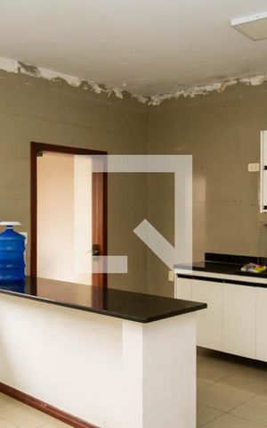 Casa à venda com 600m², 6 quartos e 6 vagasCozinha