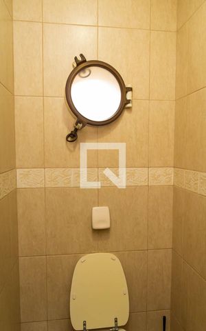 Casa à venda com 600m², 6 quartos e 6 vagasBanheiro da Suíte 5