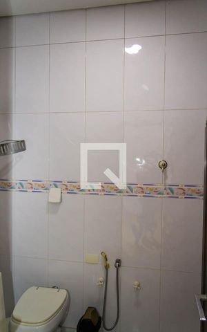 Casa à venda com 600m², 6 quartos e 6 vagasBanheiro da Suíte 4