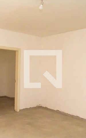 Casa à venda com 600m², 6 quartos e 6 vagasSala da casa de serviço