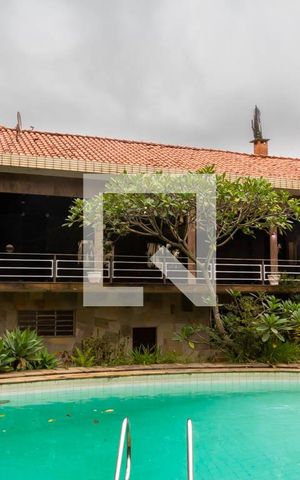Casa à venda com 600m², 6 quartos e 6 vagasJardim e piscina