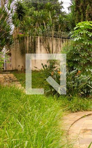 Casa à venda com 600m², 6 quartos e 6 vagasJardim e piscina