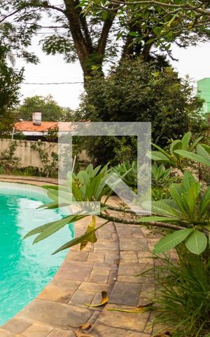 Casa à venda com 600m², 6 quartos e 6 vagasJardim e piscina
