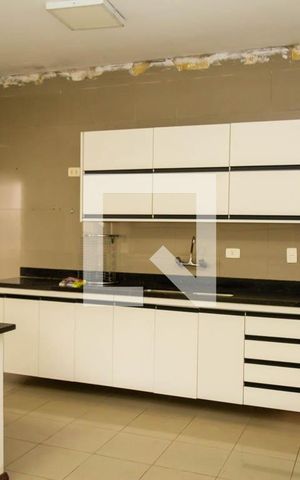 Casa à venda com 600m², 6 quartos e 6 vagasCozinha
