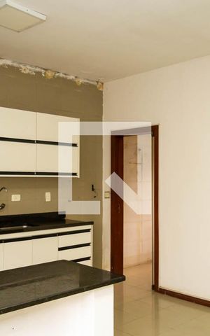 Casa à venda com 600m², 6 quartos e 6 vagasCozinha