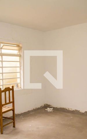 Casa à venda com 600m², 6 quartos e 6 vagasSala da casa de serviço