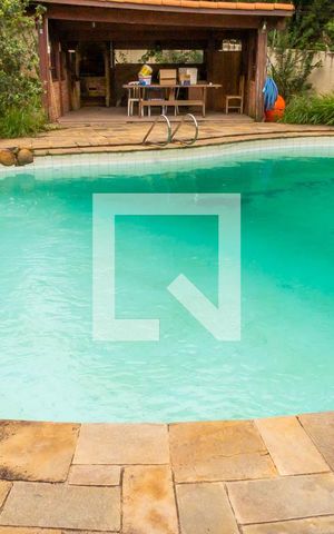 Casa à venda com 600m², 6 quartos e 6 vagasJardim e piscina