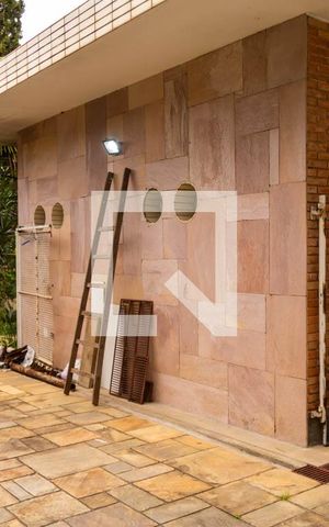 Casa à venda com 600m², 6 quartos e 6 vagasGaragem 2 e quintal