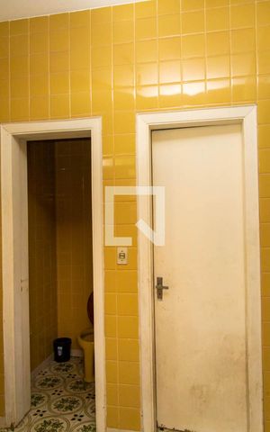 Casa à venda com 600m², 6 quartos e 6 vagasBanheiro da Suíte de serviço