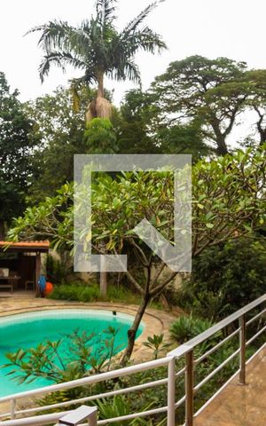 Casa à venda com 600m², 6 quartos e 6 vagasVista do Quarto 2