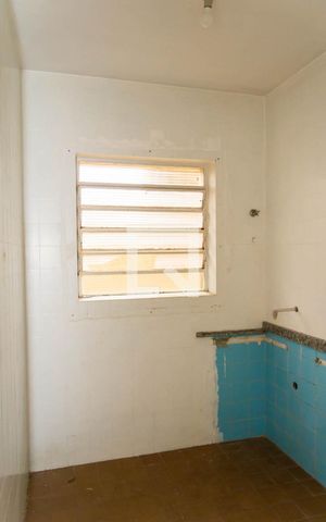 Casa à venda com 600m², 6 quartos e 6 vagasCozinha da casa de serviço