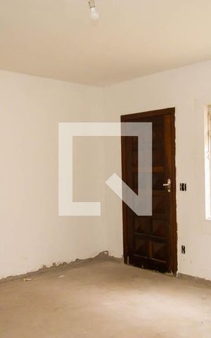 Casa à venda com 600m², 6 quartos e 6 vagasSala da casa de serviço