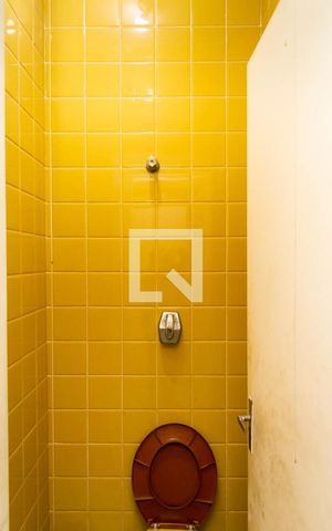 Casa à venda com 600m², 6 quartos e 6 vagasBanheiro da Suíte de serviço
