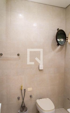 Casa à venda com 600m², 6 quartos e 6 vagasBanheiro da Suíte 3