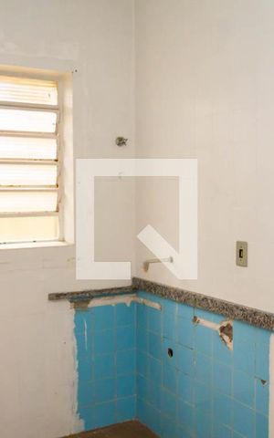 Casa à venda com 600m², 6 quartos e 6 vagasCozinha da casa de serviço