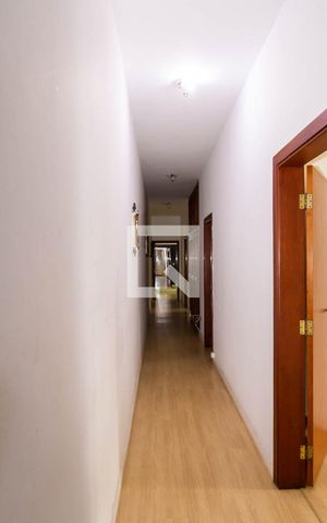 Casa à venda com 600m², 6 quartos e 6 vagasCorredor