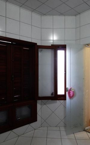 Casa à venda com 305m², 3 quartos e 3 vagas Casa à venda com 305m², 3 quartos e 3 vagasBanheiro da Suíte