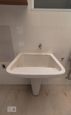 Casa para alugar com 190m², 3 quartos e 1 vaga Casa para alugar com 190m², 3 quartos e 1 vagaDetalhe da area de serviço