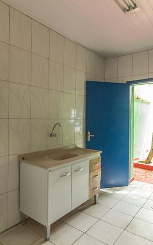 Casa para alugar com 190m², 3 quartos e 1 vaga Casa para alugar com 190m², 3 quartos e 1 vagaCasa dos Fundos