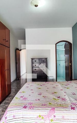 Casa à venda com 170m², 3 quartos e 2 vagas Casa à venda com 170m², 3 quartos e 2 vagasSuíte