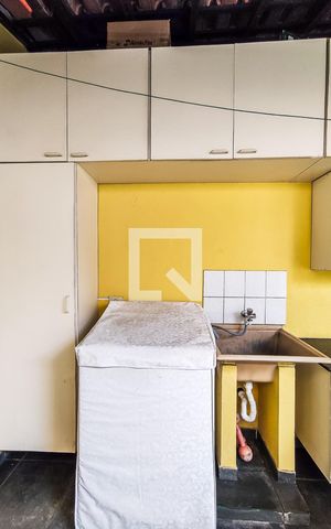 Casa à venda com 170m², 3 quartos e 2 vagas Casa à venda com 170m², 3 quartos e 2 vagasÁrea de Serviço