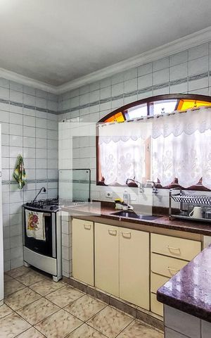 Casa à venda com 170m², 3 quartos e 2 vagas Casa à venda com 170m², 3 quartos e 2 vagasCozinha