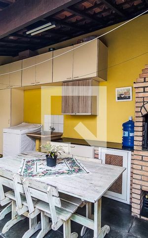 Casa à venda com 170m², 3 quartos e 2 vagas Casa à venda com 170m², 3 quartos e 2 vagasQuintal