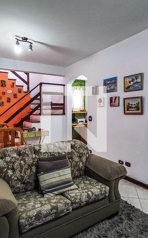 Casa à venda com 170m², 3 quartos e 2 vagas Casa à venda com 170m², 3 quartos e 2 vagasSala
