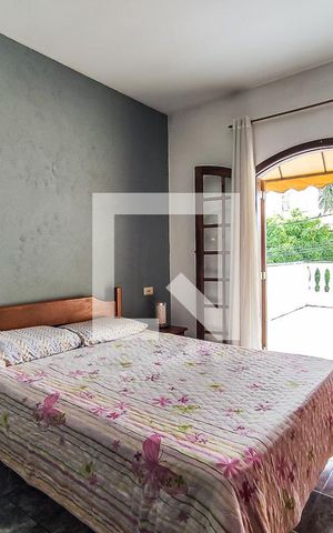 Casa à venda com 170m², 3 quartos e 2 vagas Casa à venda com 170m², 3 quartos e 2 vagasSuíte
