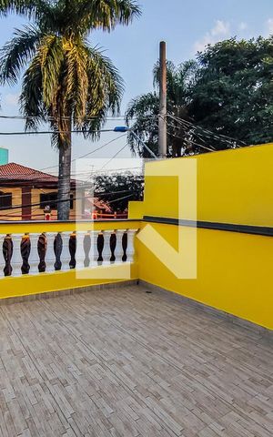 Casa à venda com 170m², 3 quartos e 2 vagas Casa à venda com 170m², 3 quartos e 2 vagasTerraço
