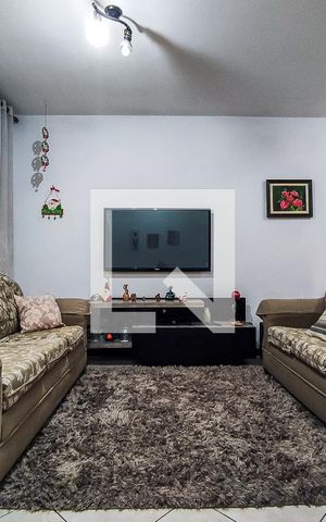 Casa à venda com 170m², 3 quartos e 2 vagas Casa à venda com 170m², 3 quartos e 2 vagasSala