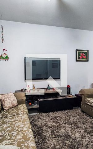 Casa à venda com 170m², 3 quartos e 2 vagas Casa à venda com 170m², 3 quartos e 2 vagasSala