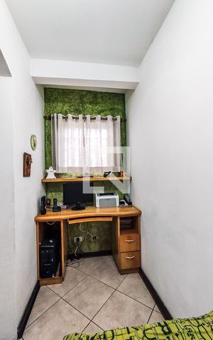 Casa à venda com 170m², 3 quartos e 2 vagas Casa à venda com 170m², 3 quartos e 2 vagasEscritório