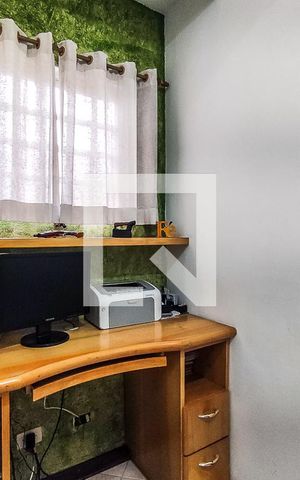 Casa à venda com 170m², 3 quartos e 2 vagas Casa à venda com 170m², 3 quartos e 2 vagasEscritório