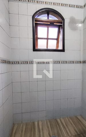 Casa à venda com 170m², 3 quartos e 2 vagas Casa à venda com 170m², 3 quartos e 2 vagasBanheiro Social