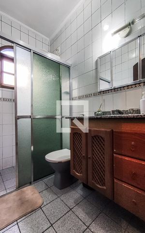 Casa à venda com 170m², 3 quartos e 2 vagas Casa à venda com 170m², 3 quartos e 2 vagasBanheiro dos Quartos