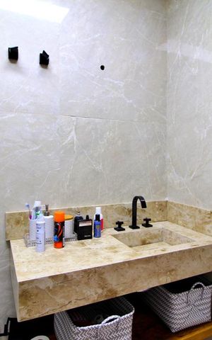 Casa à venda com 600m², 4 quartos e 6 vagasBanheiro da Suíte 2